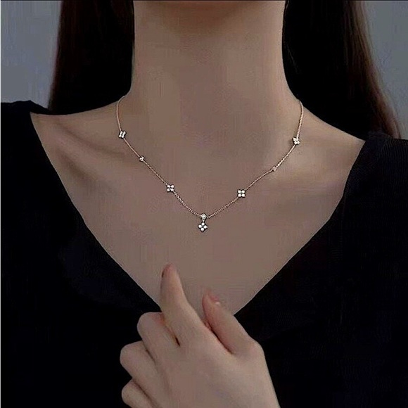 Sterling Silver Four Leaf Clover Necklace Zircon Dainty Tiny Delicate - Picture 2 of 6